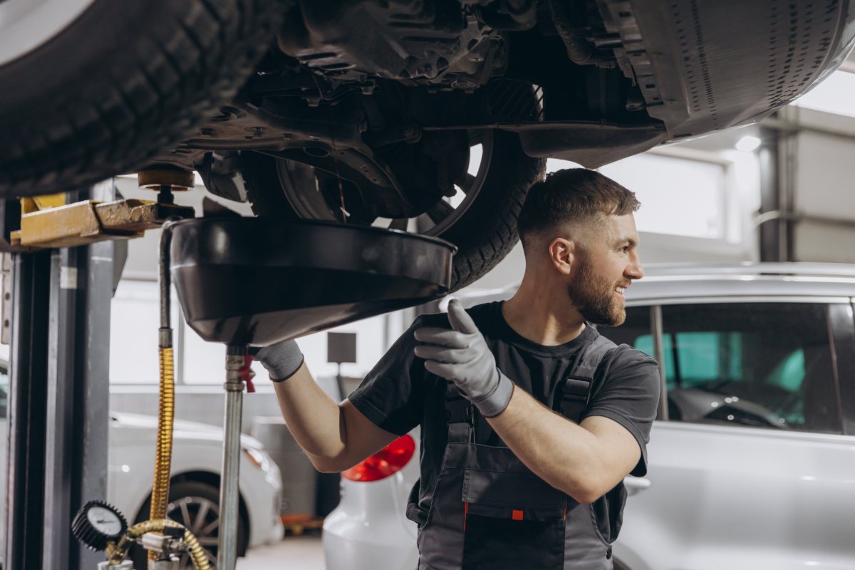 Periyodik bakımda motor yağı boşaltma